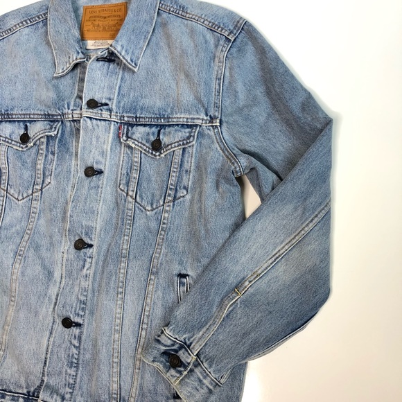Levi Medium Wash Denim Jacket Men’s Xl - Picture 3 of 4